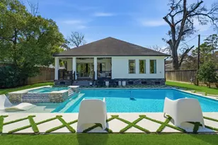 802 W 30th St, Houston, TX 77018 - Photo 3