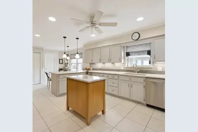 4114 Plumtree Lane, Seabrook, TX 77586 - Photo 3