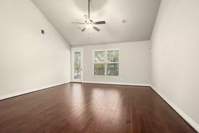 9026 Centennial Drive, Conroe, TX 77384 - Photo 9