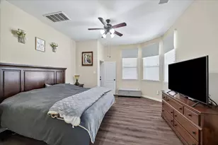 6723 Hunters Way Ln, Baytown, TX 77521 - Photo 5