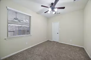 6723 Hunters Way Ln, Baytown, TX 77521 - Photo 11