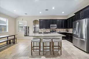 6723 Hunters Way Ln, Baytown, TX 77521 - Photo 3