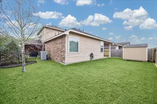 6723 Hunters Way Ln, Baytown, TX 77521 - Photo 13