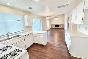 17210 Colony Creek Dr, Spring, TX 77379 - Photo 9