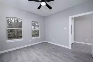 1737 E Lake Dr, Huntsville, TX 77340 - Photo 31