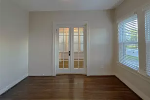 302 W Saulnier St, Houston, TX 77019 - Photo 11