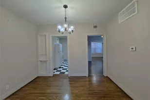 302 W Saulnier St, Houston, TX 77019 - Photo 7