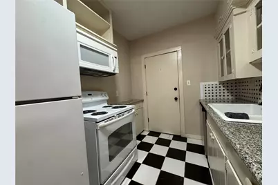 302 W Saulnier Street #2, Houston, TX 77019 - Photo 9