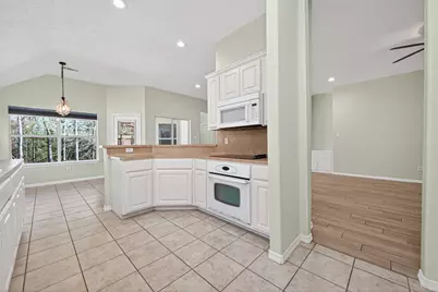 10542 Parkside Drive, Willis, TX 77318 - Photo 15