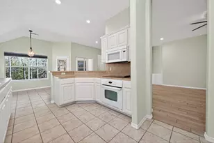 10542 Parkside Dr, Willis, TX 77318 - Photo 15