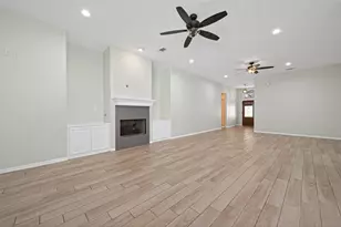 10542 Parkside Dr, Willis, TX 77318 - Photo 9