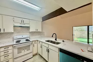 12922 Wirevine Ln, Houston, TX 77072 - Photo 15