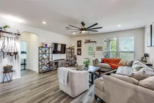 322 Linden St, Bastrop, TX 78602 - Photo 5