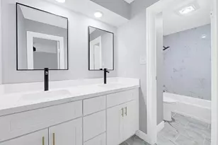 6326 Cambridge Glen Ln, Houston, TX 77035 - Photo 13