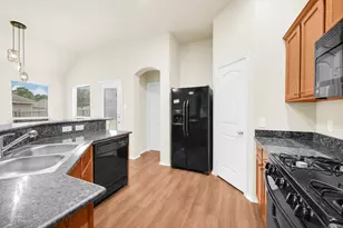 110 Oakwood Ct, Huntsville, TX 77320 - Photo 7