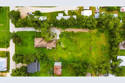 203 E Lance Street, Madisonville, TX 77864 - Photo 5