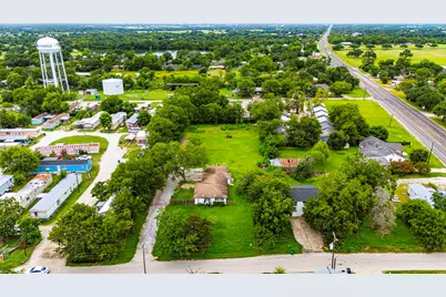 203 E Lance Street, Madisonville, TX 77864 - Photo 7