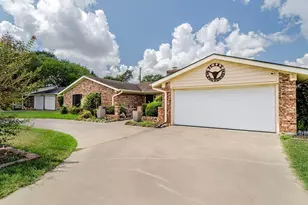 1804 Lakeview Dr, Brenham, TX 77833 - Photo 1