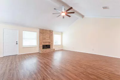 5614 Briarwood Forest Drive, Houston, TX 77088 - Photo 11