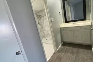 2110 Wilcrest Dr, Houston, TX 77042 - Photo 9