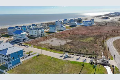 16 Grand Beach Boulevard, Galveston, TX 77550 - Photo 9