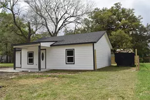 204 Texas St, Daisetta, TX 77533 - Photo 3