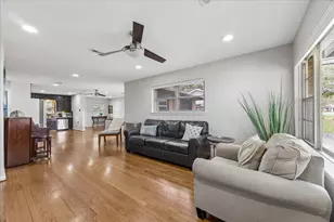 510 S Belknap St, Sugar Land, TX 77478 - Photo 3