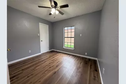 8715 Belle Glen Drive, Houston, TX 77099 - Photo 7