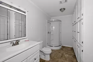 701 Lee Ave, Anahuac, TX 77514 - Photo 25