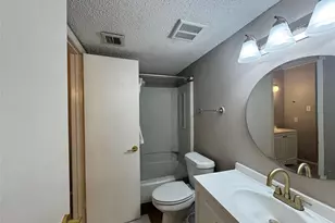 6312 Peacock Hills Dr, Houston, TX 77035 - Photo 7