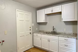 8010 Roswell St, Houston, TX 77022 - Photo 3