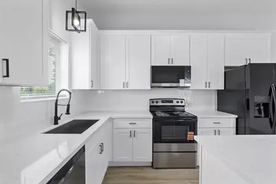 9725 Kerr Street #B, Houston, TX 77029 - Photo 13
