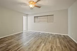 13768 Hollowgreen Dr, Houston, TX 77082 - Photo 29
