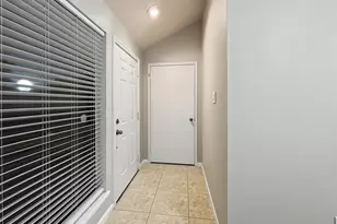 13768 Hollowgreen Dr, Houston, TX 77082 - Photo 7