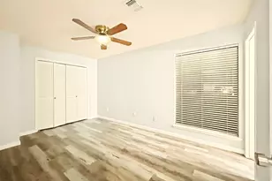 13768 Hollowgreen Dr, Houston, TX 77082 - Photo 37