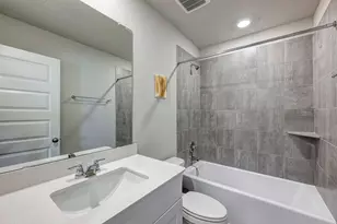 5638 Madden Ln, Houston, TX 77048 - Photo 13