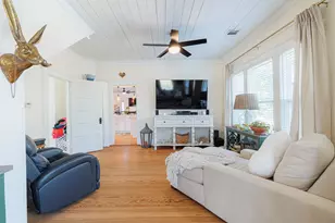 724 S Tesch St, Bellville, TX 77418 - Photo 9