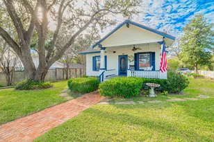 724 S Tesch St, Bellville, TX 77418 - Photo 1