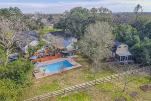 724 S Tesch St, Bellville, TX 77418 - Photo 35