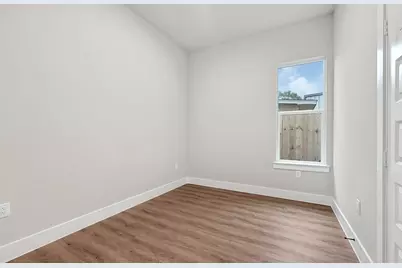 112 S San Jacinto Street #A, Conroe, TX 77301 - Photo 7