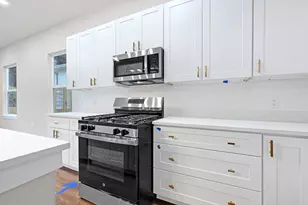 112 S San Jacinto St, Conroe, TX 77301 - Photo 5