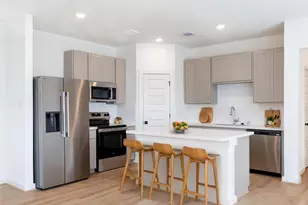 2007 Longmire Villas Ct, Conroe, TX 77304 - Photo 9