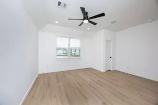 2007 Longmire Villas Ct, Conroe, TX 77304 - Photo 21