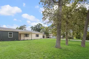 3709 Brookwoods Dr, Houston, TX 77092 - Photo 3