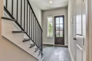 10915 Brookeshire Chase Ln, Houston, TX 77043 - Photo 3