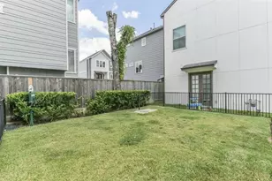 10915 Brookeshire Chase Ln, Houston, TX 77043 - Photo 19