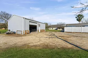 1840 Caroline St, Dickinson, TX 77539 - Photo 37