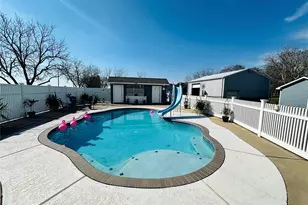 1840 Caroline St, Dickinson, TX 77539 - Photo 31