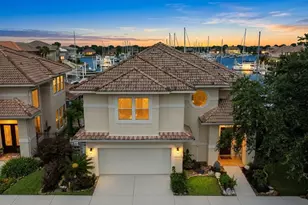 411 Harborside Way, Kemah, TX 77565 - Photo 1