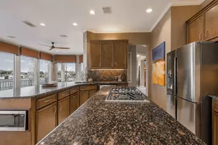 411 Harborside Way, Kemah, TX 77565 - Photo 15